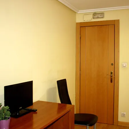 ゲストハウス Alvarez 2*