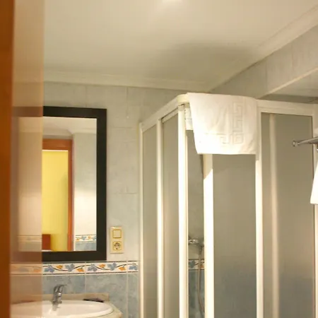 ゲストハウス Alvarez 2*