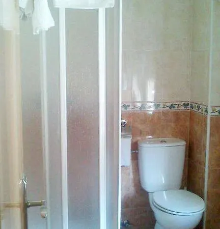 ゲストハウス Alvarez オビエド